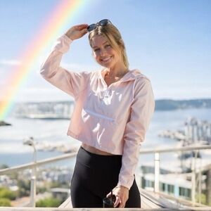 Independent Trading Co. Women's Pink Cropped Windbreaker L 1/4 Zip Hood NWT